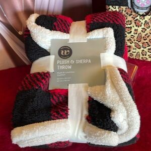WAYLAND SQUARE PLUSH AND SHERPA LUXURIOUS THROW BUFFALO RED BLACK PLAID 50X60